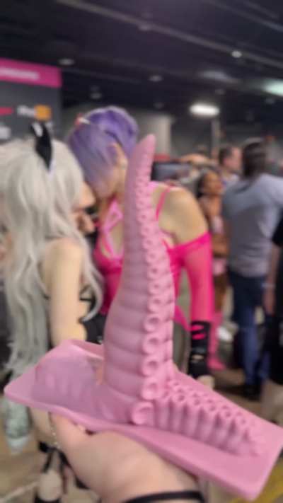 Bad Dragon Ika is at Exxxotica Chicago