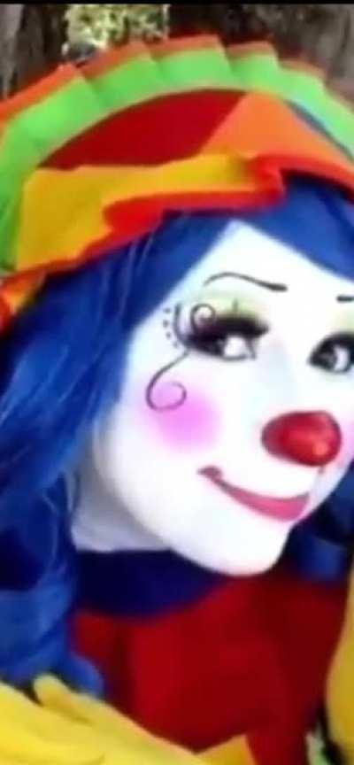 Thanks I hate clown girls.