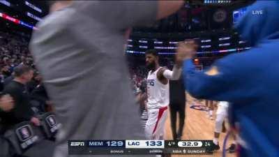 [Highlight] PG gets the clutch offensive board and put it in to put the Clippers up 4 with 32.9 left