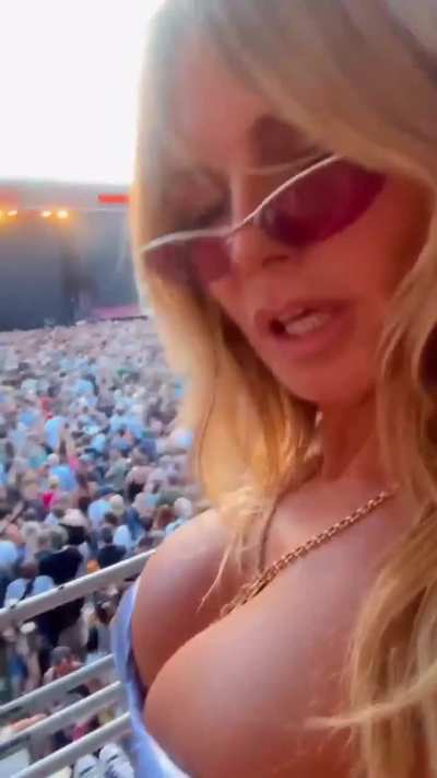 Shaking off her boob in sunset IG august 31 24