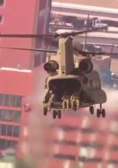 All the hotness of the Boeing CH-47 Chinook