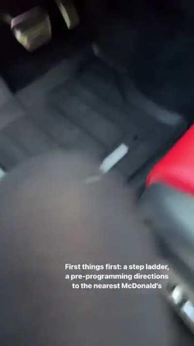 She loves showing off her white toes 🥰