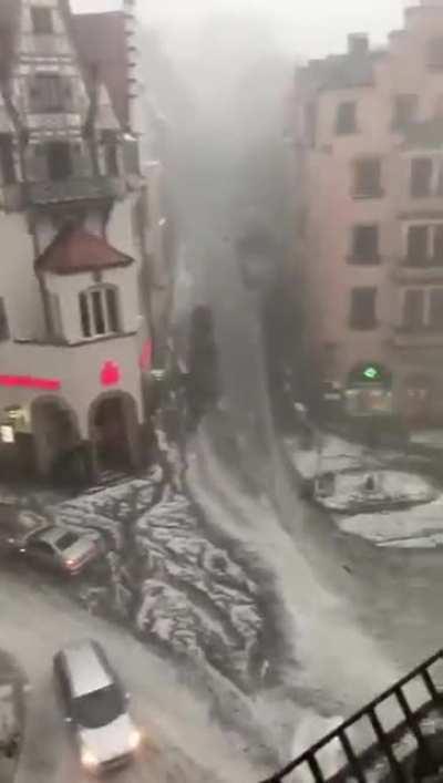 Tübingen gestern gegen 20 Uhr... (Jaja nicht Stuttgart direkt)