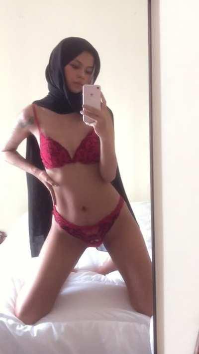 I'm wearing a hijab but I like it when you pull my hair