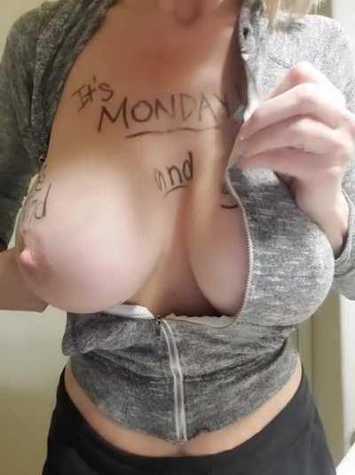 Monday Motivational Mammaries [40F]