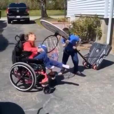 Brother helps sister make the shot! Found on r/humansbeingbros