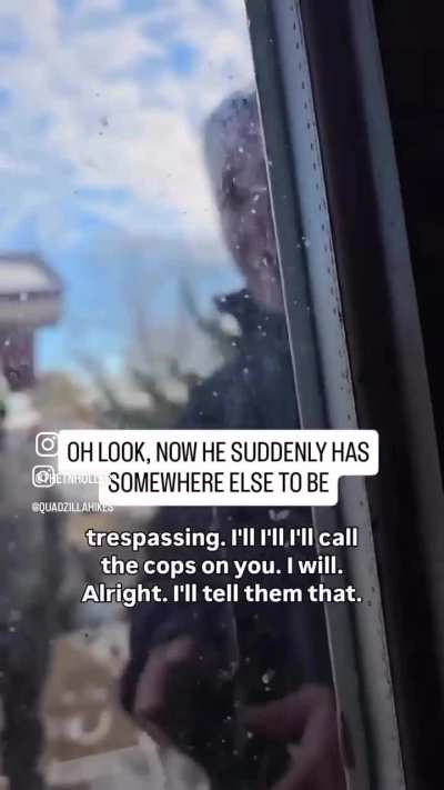 In Twin Cities, Minnesota, a man reminds ICE agent of his 2nd Amendment rights during a door to door operation. ICE agents suddenly become uninterested.