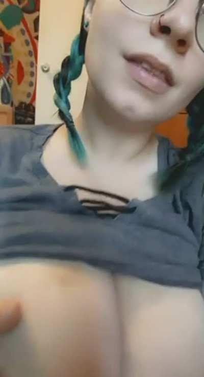 I’m here to be your goth mommy 😻