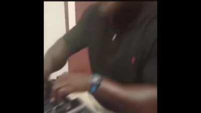 Shaq fucks with Aries?!?!?!