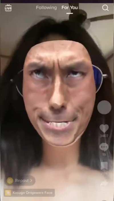 sinong nakakakilala sa kanya huhu