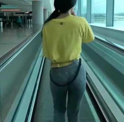 Valkyrae’s ass is mesmerizing 🤤