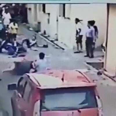 Thief gets a well deserved beating from community