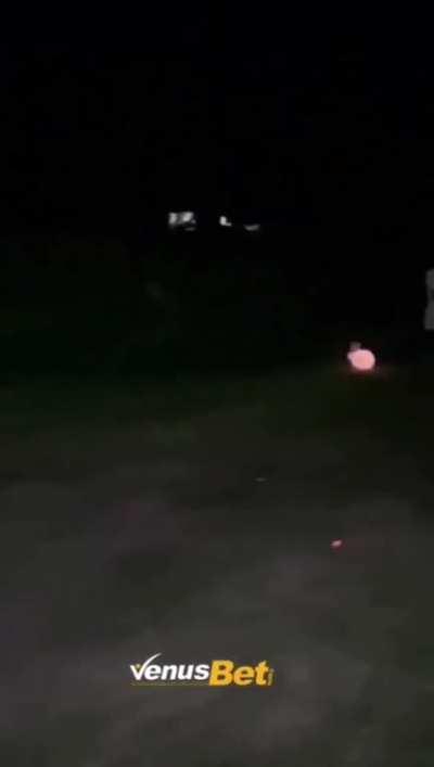 tinha que ser brasileiro kkk