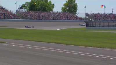 [OT] Indy 500: Crash after driver's tyre is not fitted properly