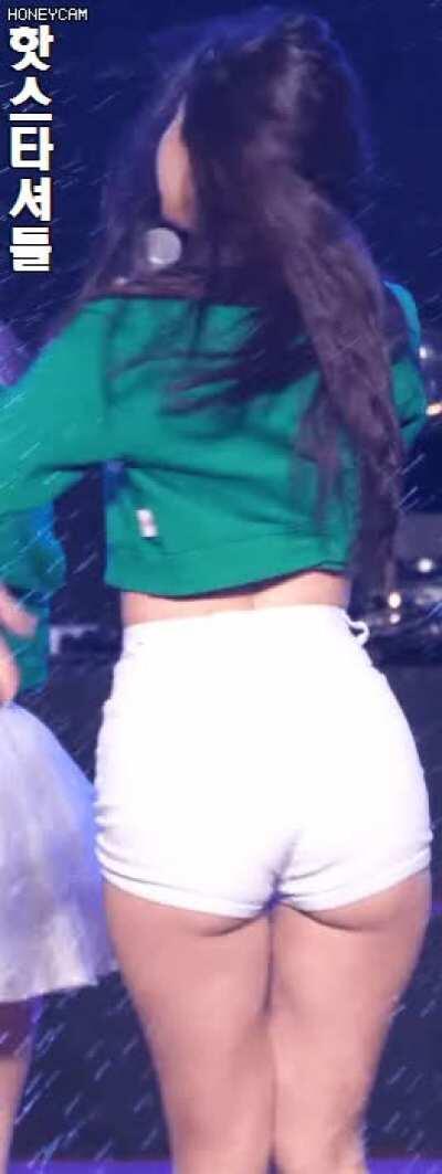 Yeonwoo 10 out of 10