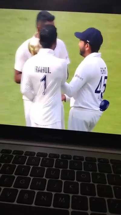 Trophy toh dekh lene dete KL bhai ko