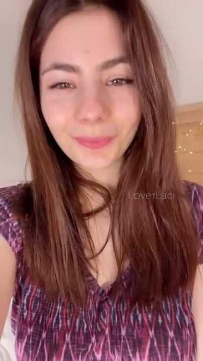 Here's my face and my pussy! What do you think?