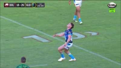 Robert Jennings gives up on scoring a try