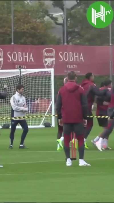 Arteta and Heinze in training today 🤣