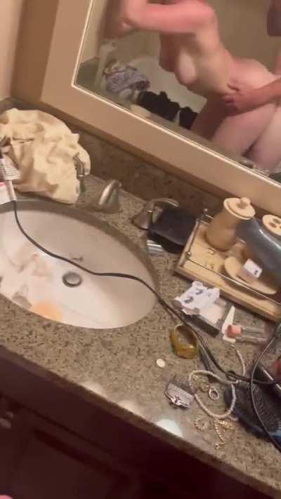 Went on vacation with a few friends and can’t believe how many guys he let have me. I’ve been with more 🍆 this week then I have in my entire marriage..