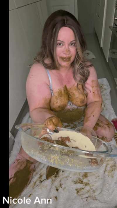 Extreme messy scat play in the kitchen