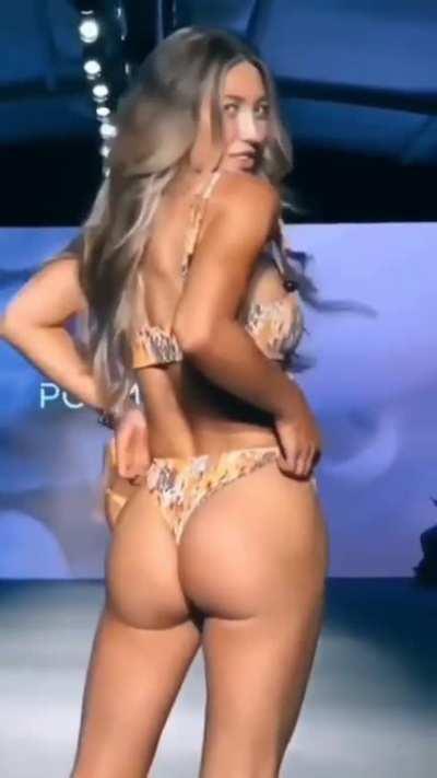 Runway Bounce & Jiggle