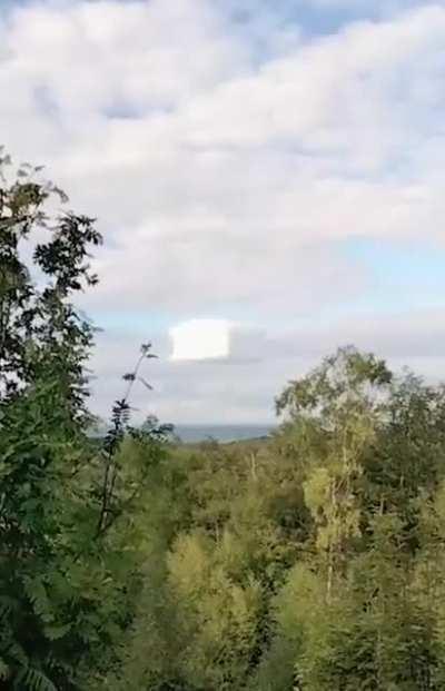 Unusual cube shaped cloud seen in the UK