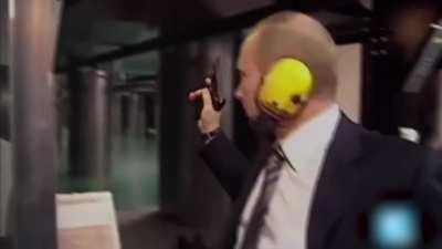 Putin with no finger discipline