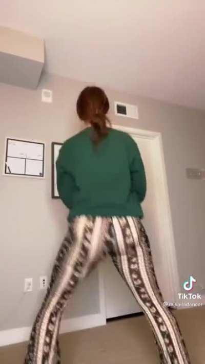 Soft & Jiggly No.559 😍🍑