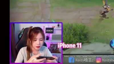 When a Malaysian streamer plays games, her teammate is a Chinese nationalist. He will ask her some strange questions and tell her to hurry back to China because other countries are dangerous.