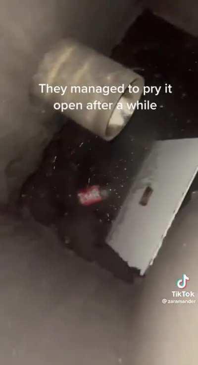 She dropped her car keys down the drain, and it's strangers to the rescue.