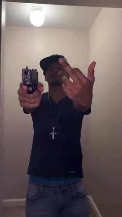 Here’s the full video to the previous post💀😂😂😂