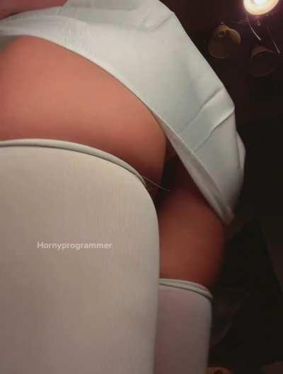 I never wear panties with skirts ;)