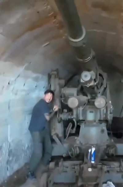 Found a German 88mm from WW2 w/ fully working controls in an abandoned bunker [Full Video Below]