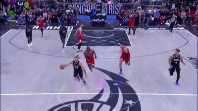 [Highlight] 6'3 Cole Anthony with a fastbreak windmill dunk