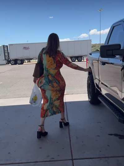 So fat she can’t even walk