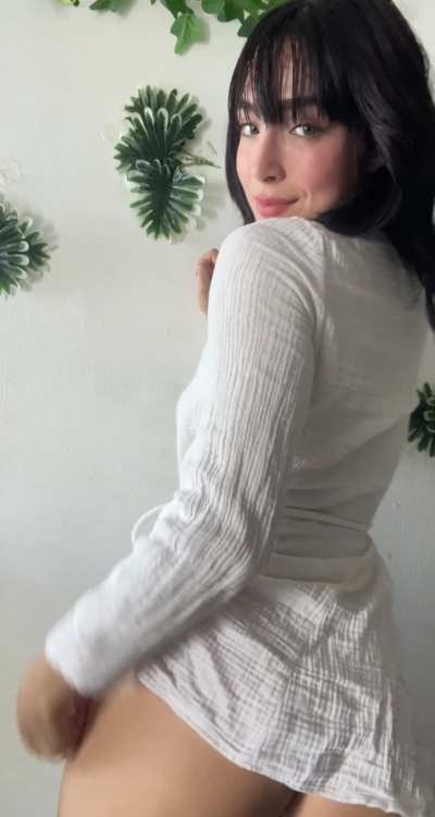 You'll be hungry with every glance tonight, and I'm here to feed it