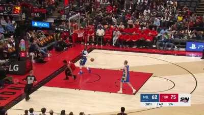 [Highlight] Scottie Barnes with a 360 dunk in the last game of the season.