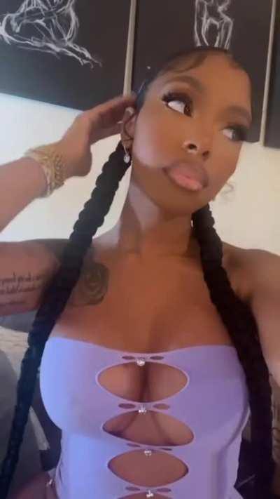 AmarieBurgos - Video #5079