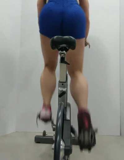 Hey all! My first post here. 😊 Are you good with thickfit girls? 😘. Music: Temperatures Rising Musician: Lovefine URL:  