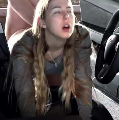 she was so cuteee ( linkks in comments )