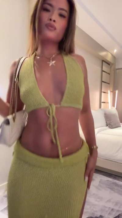 She needs to start only fans 🔥