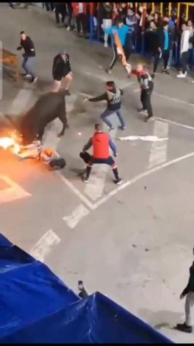 Setting a bull’s horns on fire