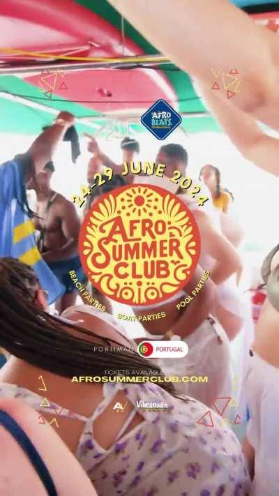 When the boat party is LIT!