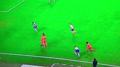 Alex Sandro blocking Ronaldo