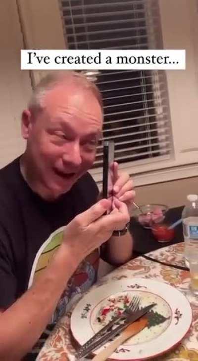 I can’t tell what’s better: the picture at the end or his reaction🤣💀