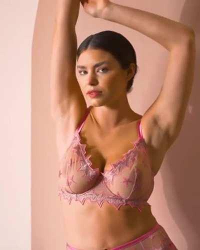 See through at normal speed 🤤