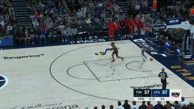 [highlight] Gary Trent Jr. runs into a Rudy Gobert screen but end up being wide open after a steal