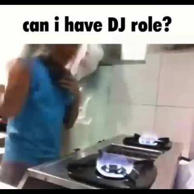 Dj role plz have epik mussic