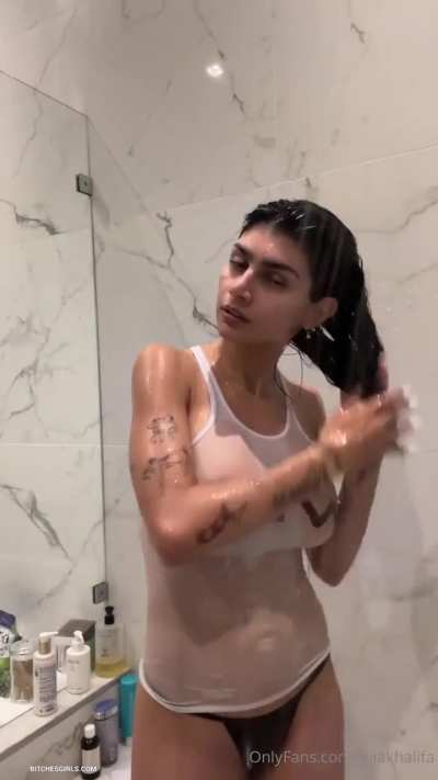 M!a Khalif@ (her vids & pics below)